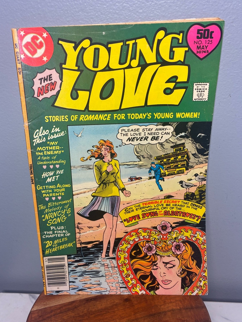 Young Love #125 DC Giant Romance Comic May 1974 Bronze Age Comic Book